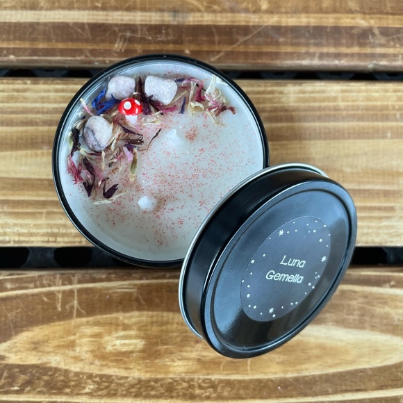 *Garden Magic* 4oz Soy Wax Candle - Picture 4 of 5